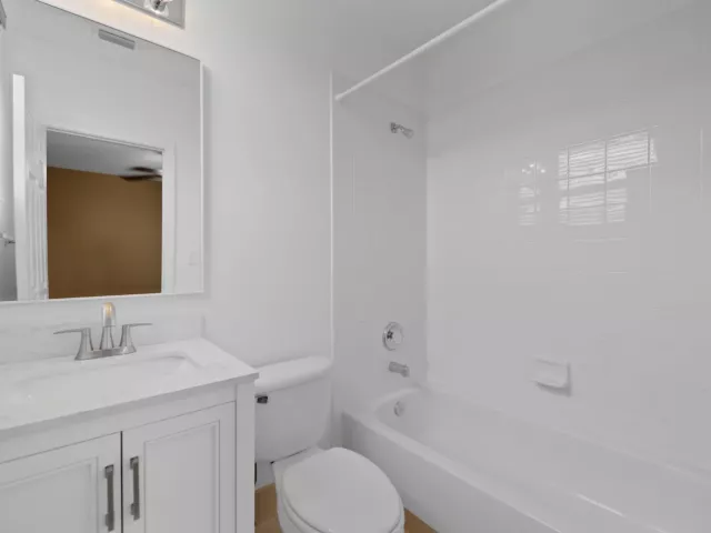 3-bedroom home for sale in Fort Lauderdale - 1033 NE 17th Way 905 - MondialRealty