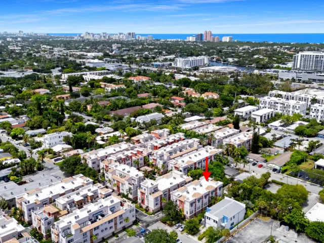 3-bedroom home for sale in Fort Lauderdale - 1033 NE 17th Way 905 - MondialRealty
