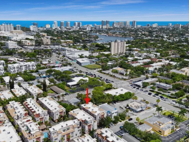 3-bedroom home for sale in Fort Lauderdale - 1033 NE 17th Way 905 - MondialRealty