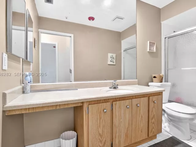 3-bedroom home for sale in Cooper City - 12104 Landing Way - MondialRealty