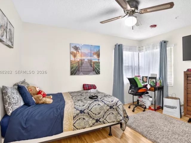 3-bedroom home for sale in Cooper City - 12104 Landing Way - MondialRealty