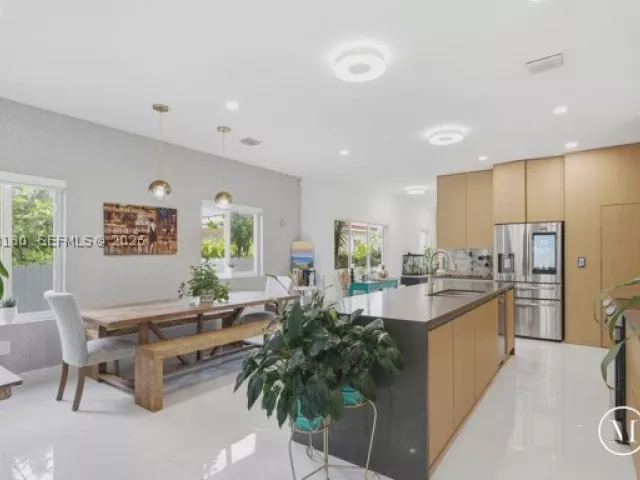 3-bedroom home for sale in Miami - 2931 SW 38th Ct 2 - MondialRealty