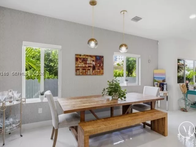 3-bedroom home for sale in Miami - 2931 SW 38th Ct 2 - MondialRealty