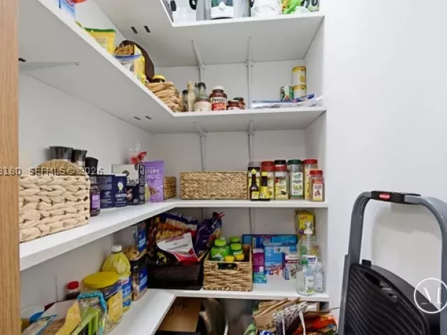 3-bedroom home for sale in Miami - 2931 SW 38th Ct 2 - MondialRealty