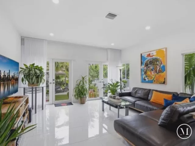 3-bedroom home for sale in Miami - 2931 SW 38th Ct 2 - MondialRealty