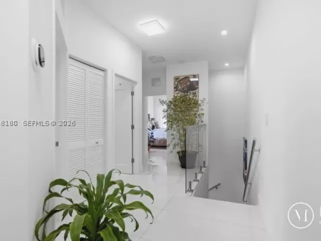 3-bedroom home for sale in Miami - 2931 SW 38th Ct 2 - MondialRealty