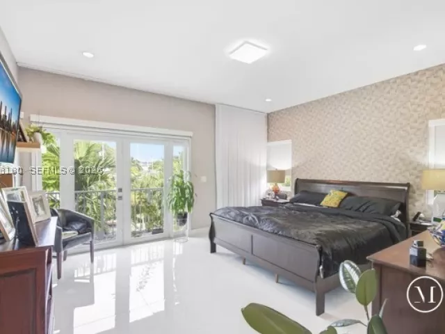 3-bedroom home for sale in Miami - 2931 SW 38th Ct 2 - MondialRealty