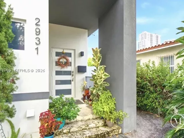 3-bedroom home for sale in Miami - 2931 SW 38th Ct 2 - MondialRealty