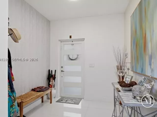 3-bedroom home for sale in Miami - 2931 SW 38th Ct 2 - MondialRealty