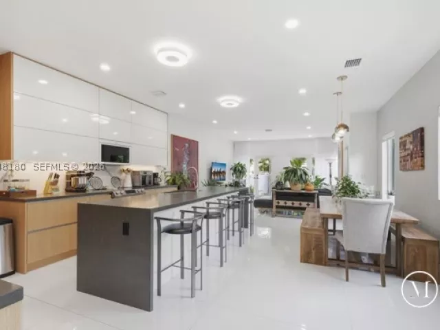 3-bedroom home for sale in Miami - 2931 SW 38th Ct 2 - MondialRealty