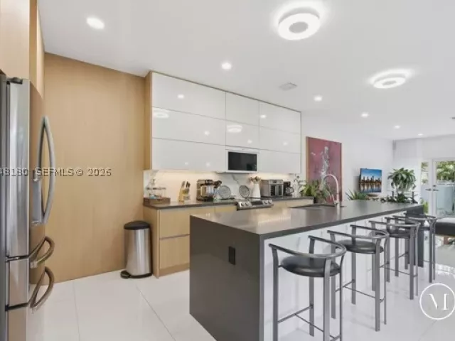 3-bedroom home for sale in Miami - 2931 SW 38th Ct 2 - MondialRealty