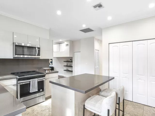 3-bedroom home for rent in Boca Raton - 200 NE 2nd Street - MondialRealty
