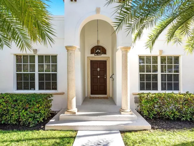 3-bedroom home for rent in Boca Raton - 200 NE 2nd Street - MondialRealty