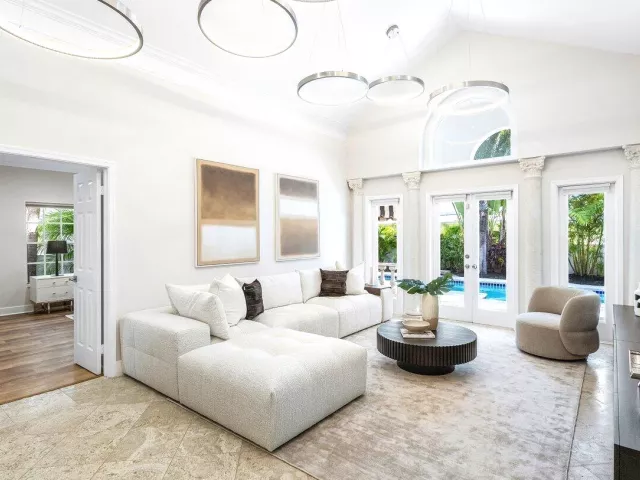 3-bedroom home for rent in Boca Raton - 200 NE 2nd Street - MondialRealty