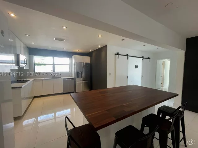3-bedroom home for rent in North Miami - 2115 Alamanda Dr - MondialRealty