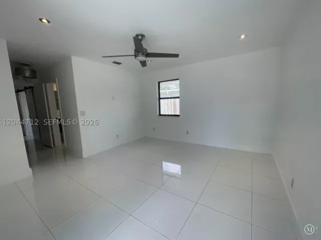 3-bedroom home for rent in North Miami - 2115 Alamanda Dr - MondialRealty