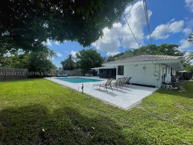 3-bedroom home for rent in North Miami - 2115 Alamanda Dr - MondialRealty