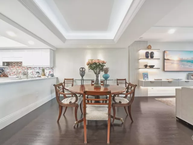 2-bedroom condo for sale in Miami Beach - 1455 Ocean Dr 904 - MondialRealty
