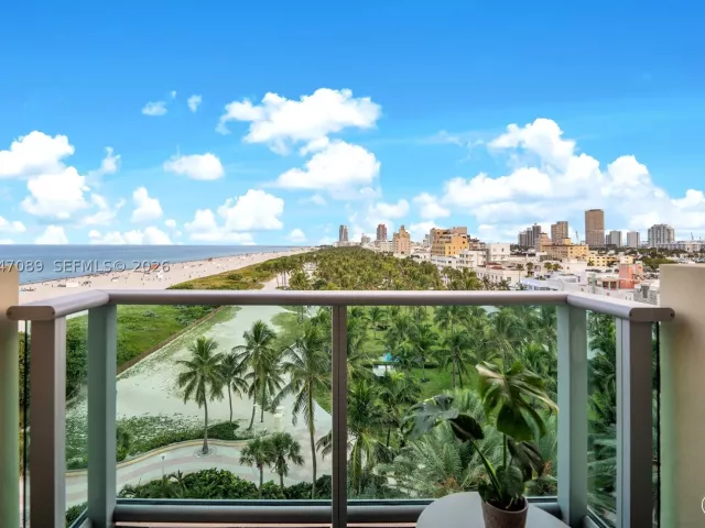 2-bedroom condo for sale in Miami Beach - 1455 Ocean Dr 904 - MondialRealty
