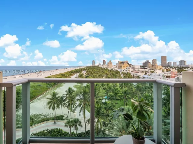 2-bedroom condo for sale in Miami Beach - 1455 Ocean Dr 904 - MondialRealty