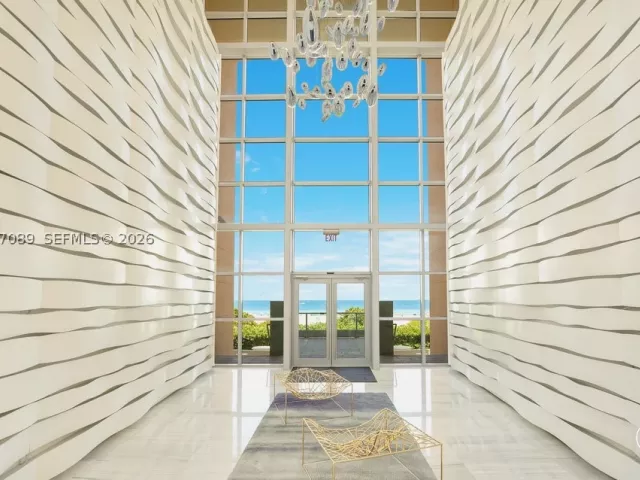 2-bedroom condo for sale in Miami Beach - 1455 Ocean Dr 904 - MondialRealty