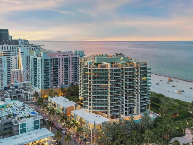 2-bedroom condo for sale in Miami Beach - 1455 Ocean Dr 904 - MondialRealty