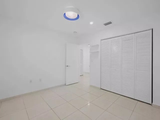 4-bedroom home for rent in Miami - 9515 SW 118th Court - MondialRealty