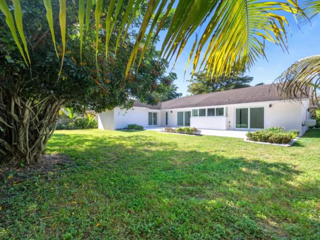 4-bedroom home for rent in Miami - 9515 SW 118th Court - MondialRealty