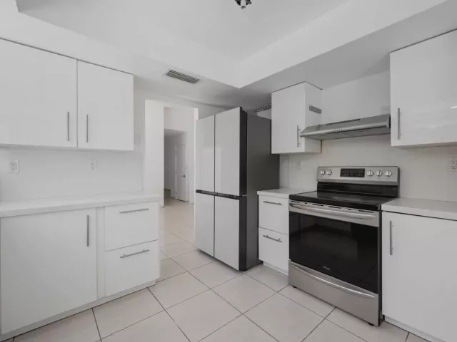 4-bedroom home for rent in Miami - 9515 SW 118th Court - MondialRealty