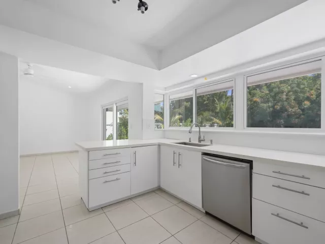 4-bedroom home for rent in Miami - 9515 SW 118th Court - MondialRealty