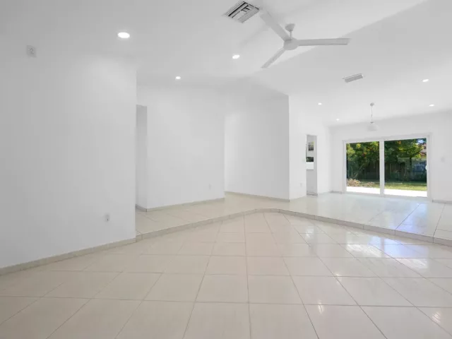 4-bedroom home for rent in Miami - 9515 SW 118th Court - MondialRealty