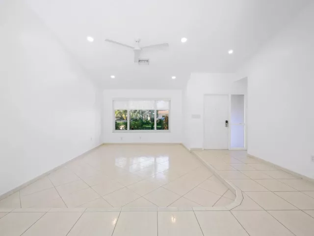 4-bedroom home for rent in Miami - 9515 SW 118th Court - MondialRealty