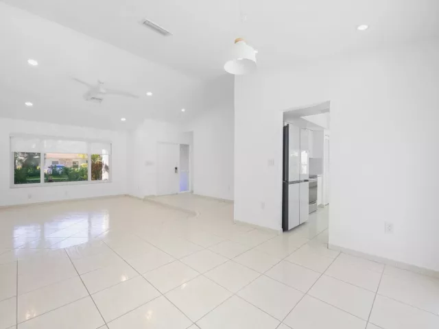 4-bedroom home for rent in Miami - 9515 SW 118th Court - MondialRealty