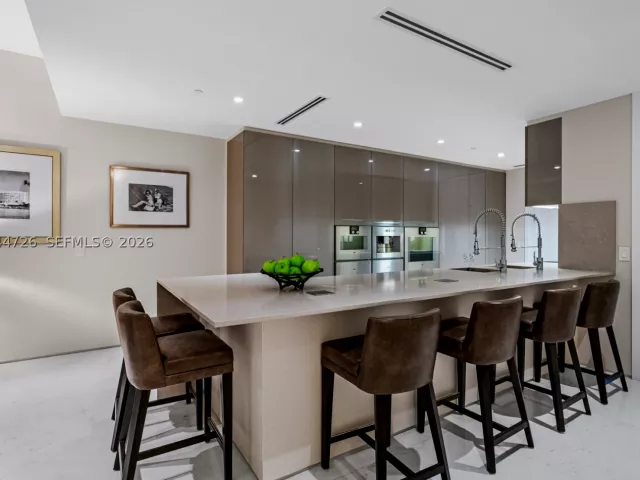 4-bedroom condo for rent in Surfside - 9349 Collins Ave 605 - MondialRealty
