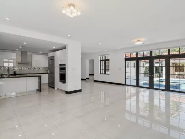 4-bedroom home for rent in Coral Gables - 519 Alhambra Cir - MondialRealty