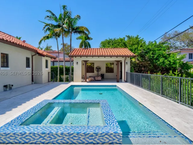 4-bedroom home for rent in Coral Gables - 519 Alhambra Cir - MondialRealty