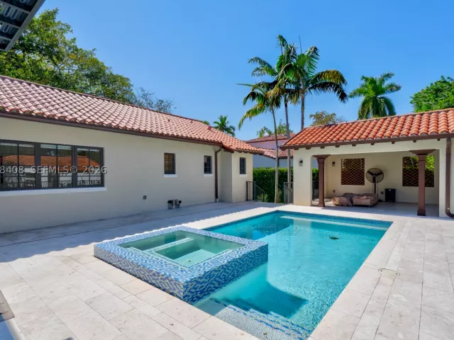 4-bedroom home for rent in Coral Gables - 519 Alhambra Cir - MondialRealty