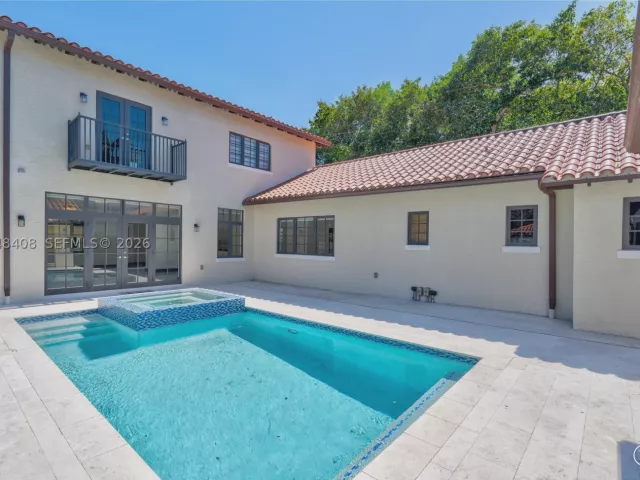 4-bedroom home for rent in Coral Gables - 519 Alhambra Cir - MondialRealty