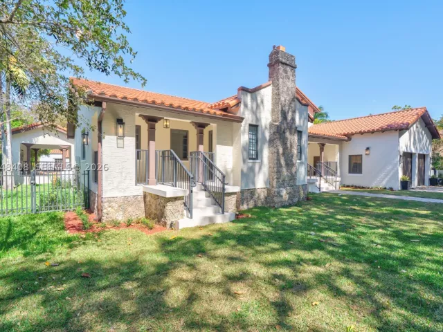 4-bedroom home for rent in Coral Gables - 519 Alhambra Cir - MondialRealty
