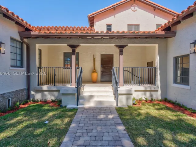 4-bedroom home for rent in Coral Gables - 519 Alhambra Cir - MondialRealty