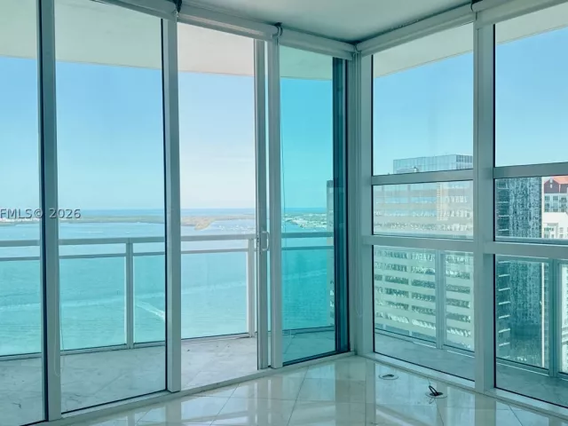 2-bedroom condo for rent in Miami - 950 Brickell Bay Dr 3411 - MondialRealty