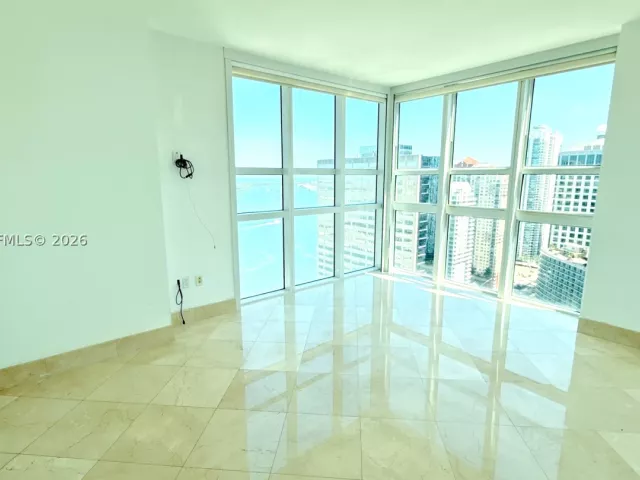 2-bedroom condo for rent in Miami - 950 Brickell Bay Dr 3411 - MondialRealty