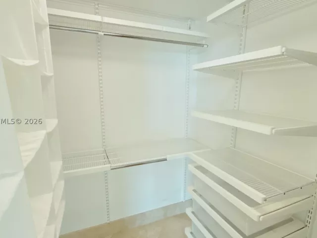 2-bedroom condo for rent in Miami - 950 Brickell Bay Dr 3411 - MondialRealty