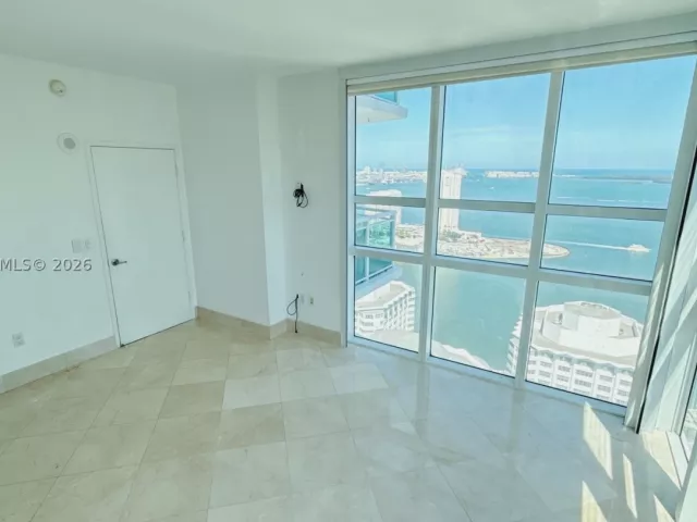2-bedroom condo for rent in Miami - 950 Brickell Bay Dr 3411 - MondialRealty