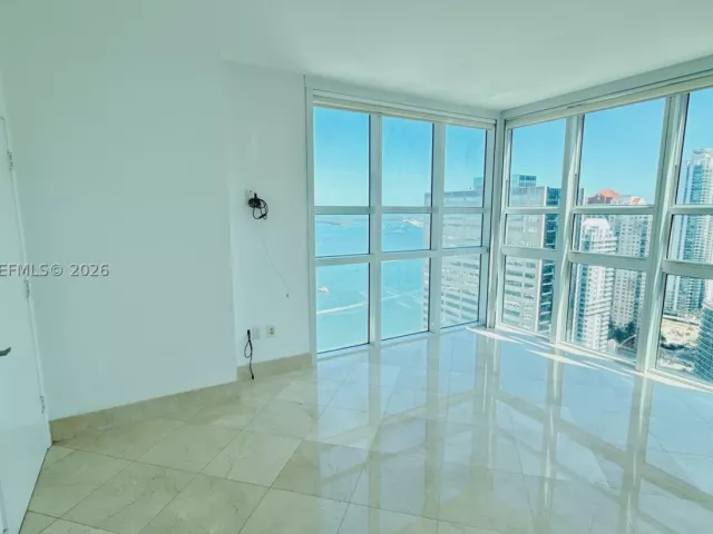 2-bedroom condo for rent in Miami - 950 Brickell Bay Dr 3411 - MondialRealty
