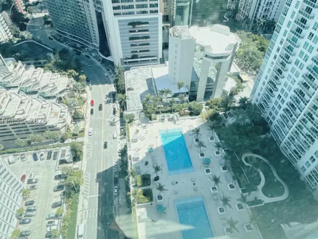 2-bedroom condo for rent in Miami - 950 Brickell Bay Dr 3411 - MondialRealty