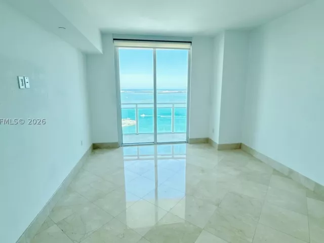 2-bedroom condo for rent in Miami - 950 Brickell Bay Dr 3411 - MondialRealty