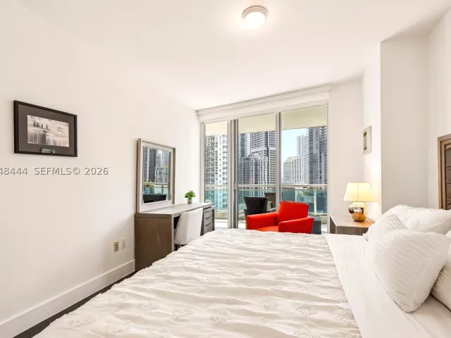 3-bedroom condo for rent in Miami - 350 S Miami Ave 1902 - MondialRealty