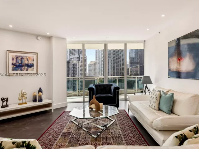 3-bedroom condo for rent in Miami - 350 S Miami Ave 1902 - MondialRealty