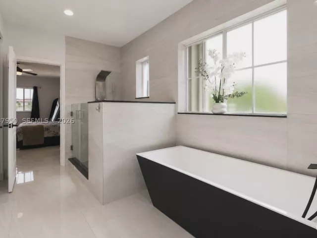 5-bedroom home for sale in Homestead - 1351 NE 41st Pl - MondialRealty